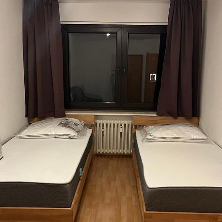 Zimmer Fuer Monteure, Handwerker Oder Reisende Essen Ngoại thất bức ảnh