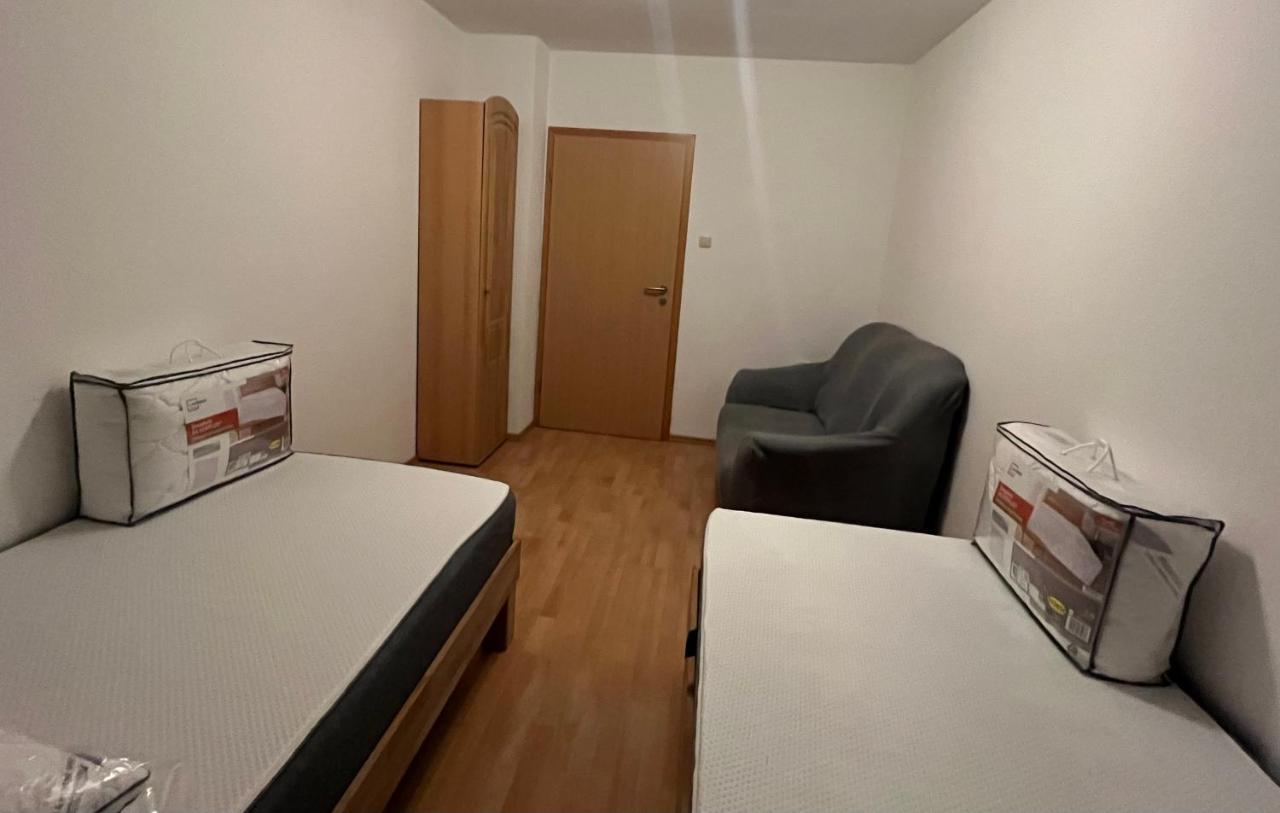 Zimmer Fuer Monteure, Handwerker Oder Reisende Essen Ngoại thất bức ảnh