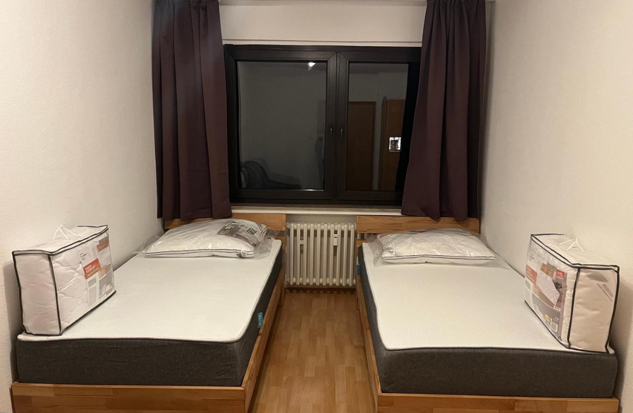 Zimmer Fuer Monteure, Handwerker Oder Reisende Essen Ngoại thất bức ảnh