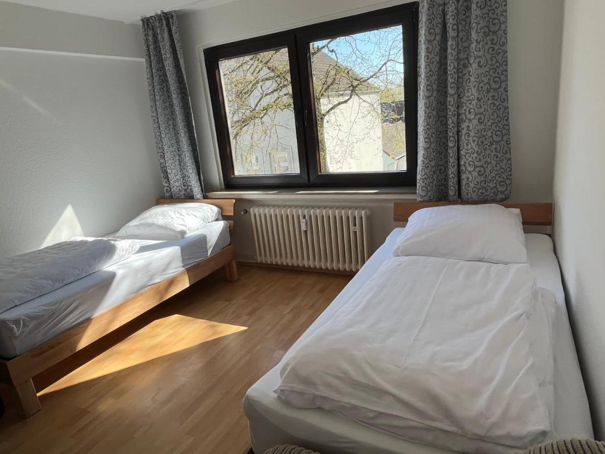 Zimmer Fuer Monteure, Handwerker Oder Reisende Essen Ngoại thất bức ảnh
